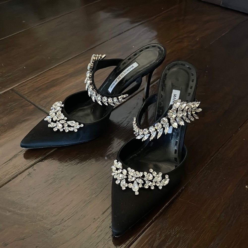 Manolo Blahnik Lurum Mule in Black - Size 39